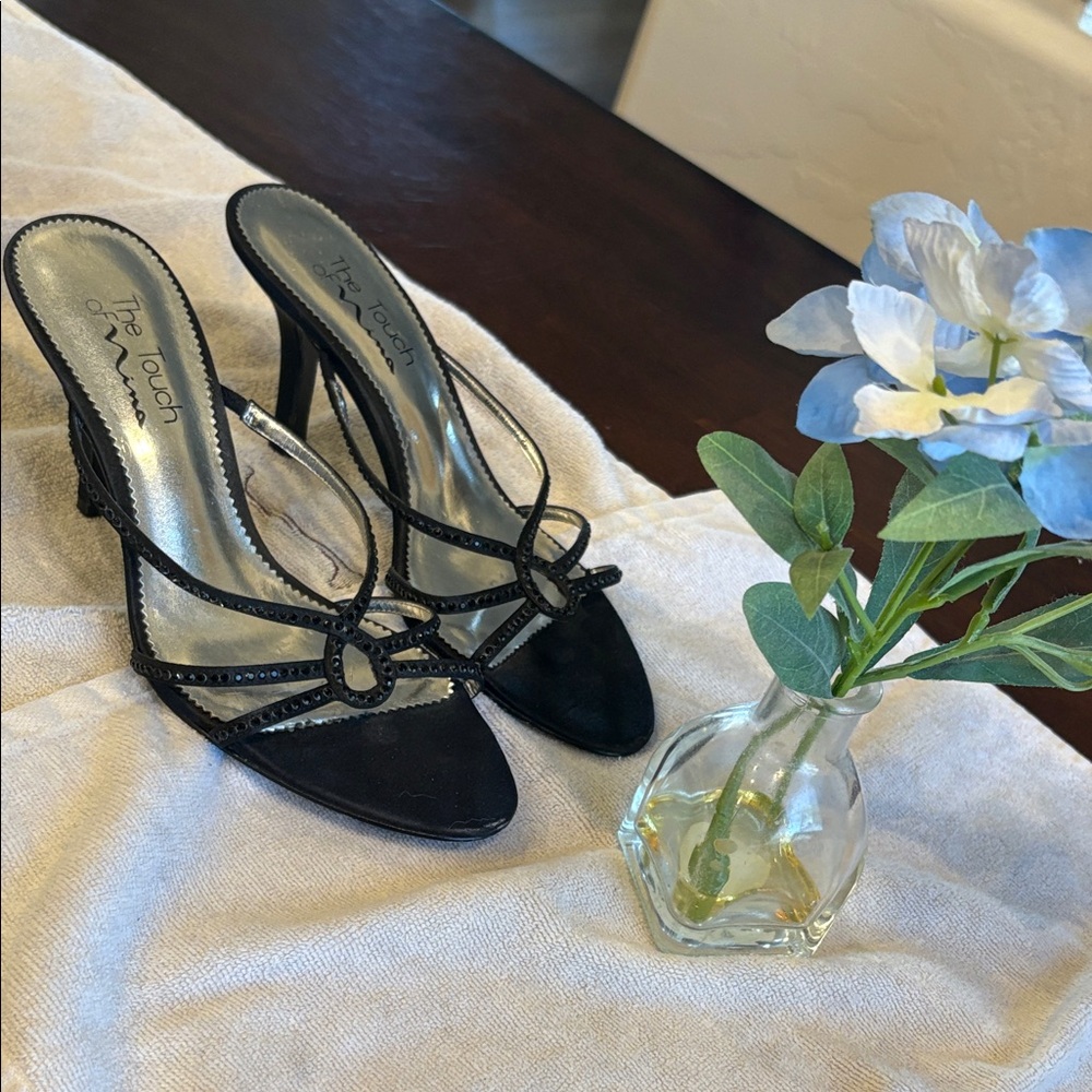 Nina Elegant Black Heels with Strappy Design